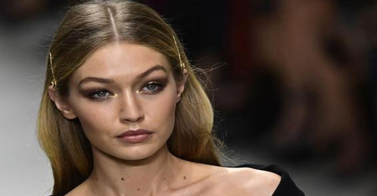 চুলের সিঁথি কেন বদলাবেন