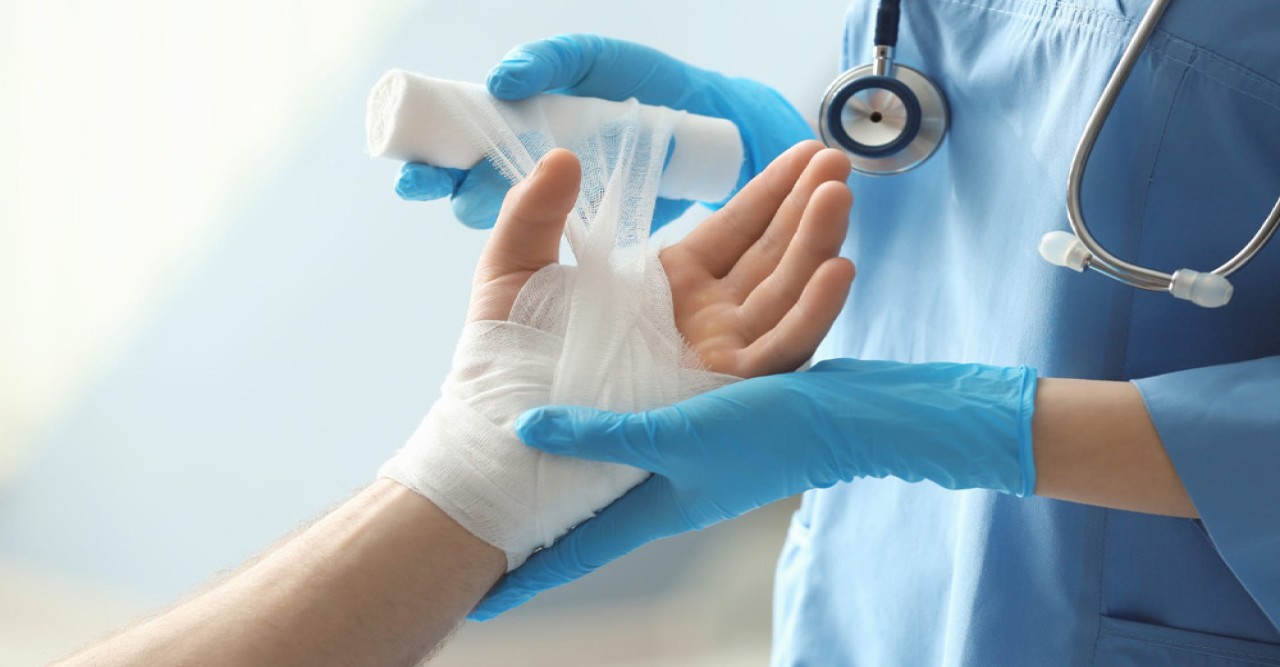 পোড়া স্থানে বরফ নয়, প্রাথমিক চিকিৎসায় সচেতন হোন