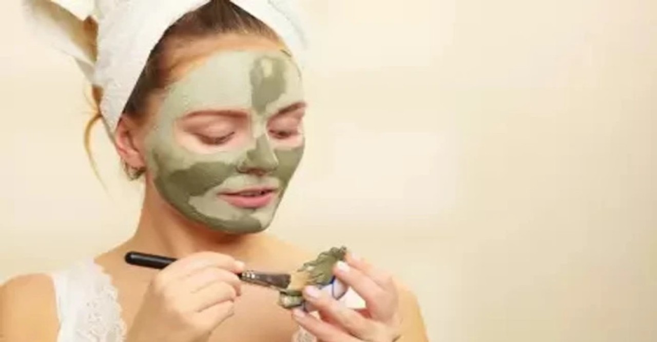 রাতে ত্বকের যত্নে ব্যবহার করতে পারেন যেসব প্রাকৃতিক মাস্ক