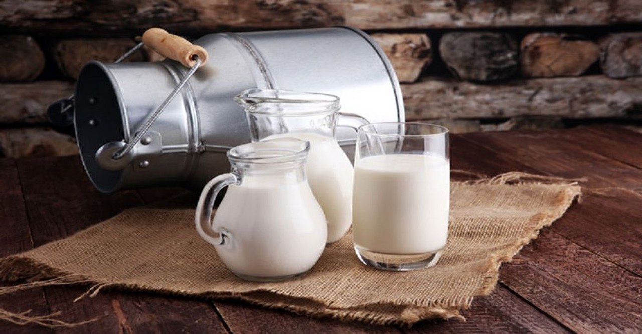 সকালে কেন দুধ খাবেন না?