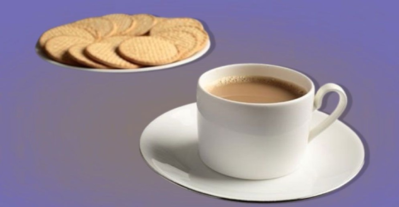 চায়ের সঙ্গে বিস্কুট খাচ্ছেন? জেনে নিন পরিণতি