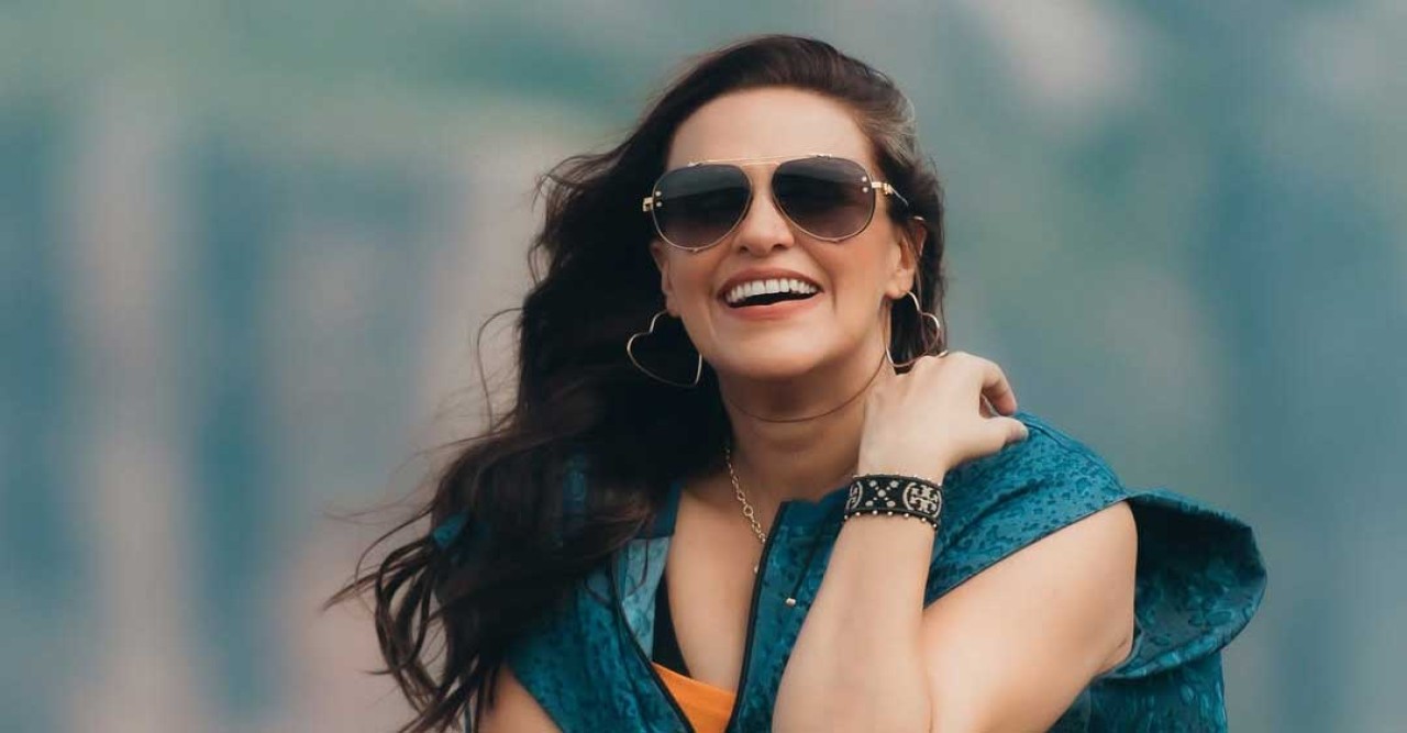 শরীরের ব্যথা কমাতে নেহা ধুপিয়া পানীয় পান করেন