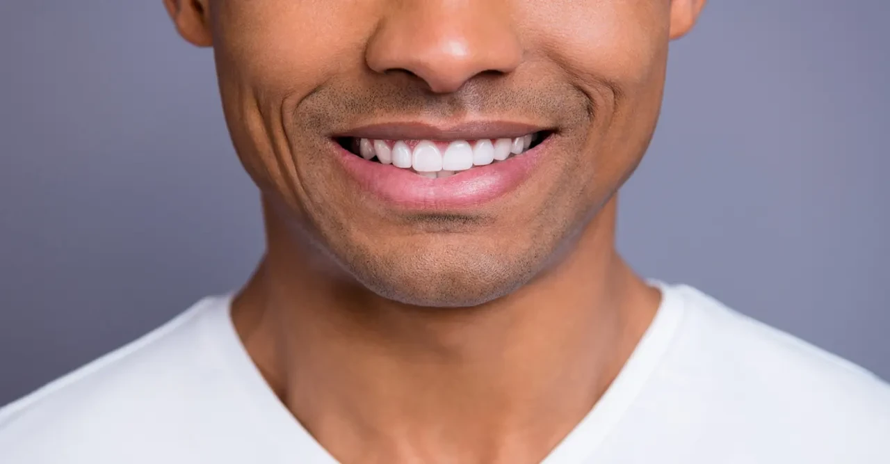 দাঁতে দাগ? জেনে নিন দূর করার ৬ ঘরোয়া উপায়