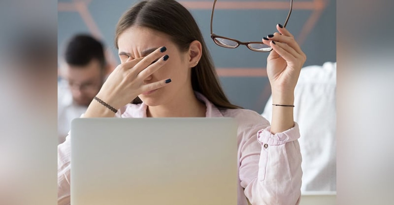 চোখের চাপ কমাবেন কীভাবে