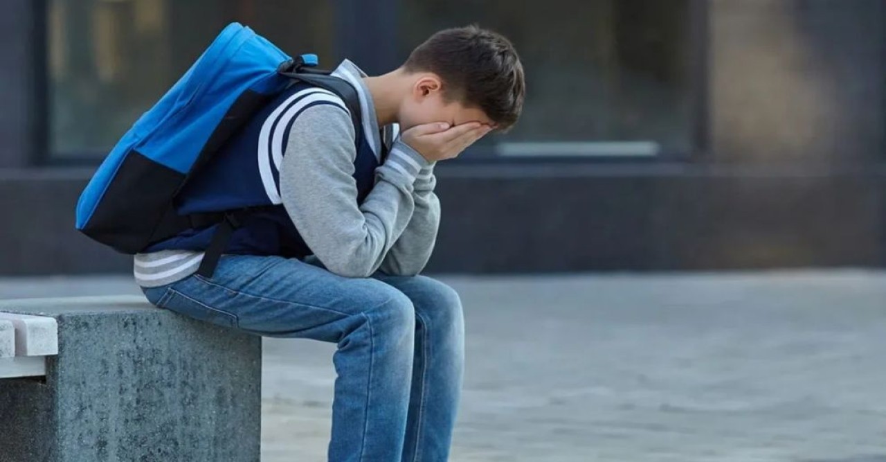 যে অভ্যাসের কারণে অবসাদের ঝুঁকি বাড়ছে কিশোর-কিশোরীদের