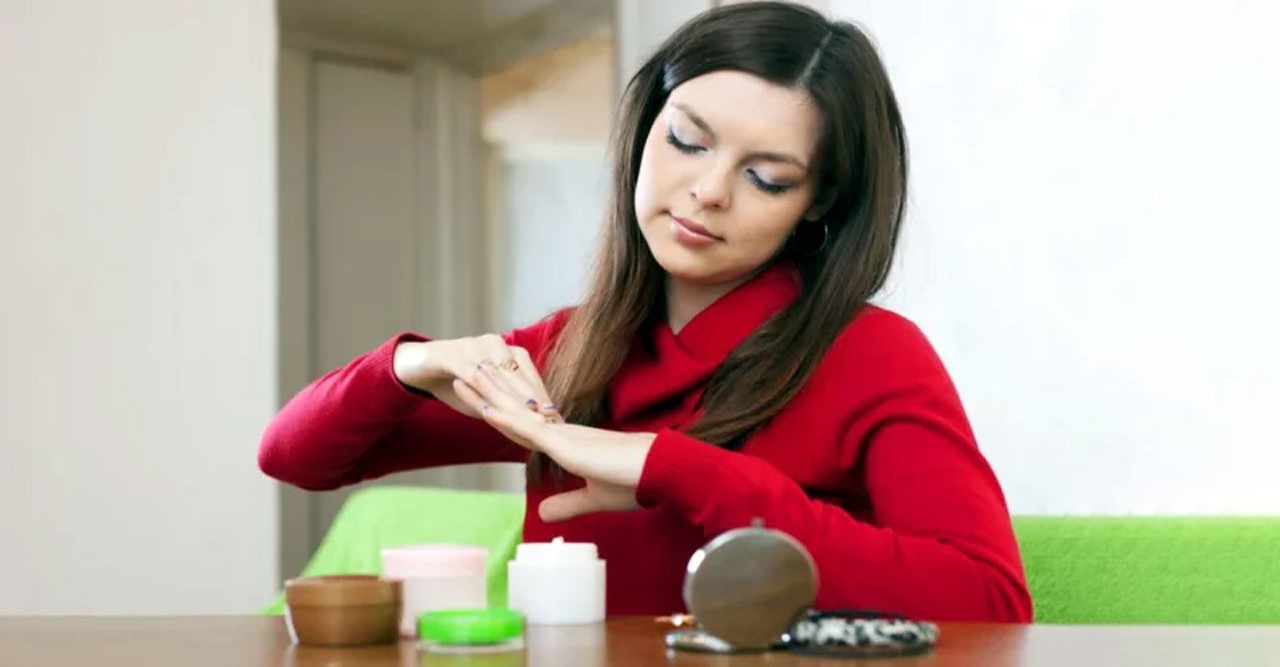 শীতের আগেই হাত খসখসে হয়ে যাচ্ছে?