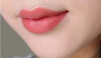 প্রাকৃতিকভাবে ঠোঁট গোলাপি করার উপায়